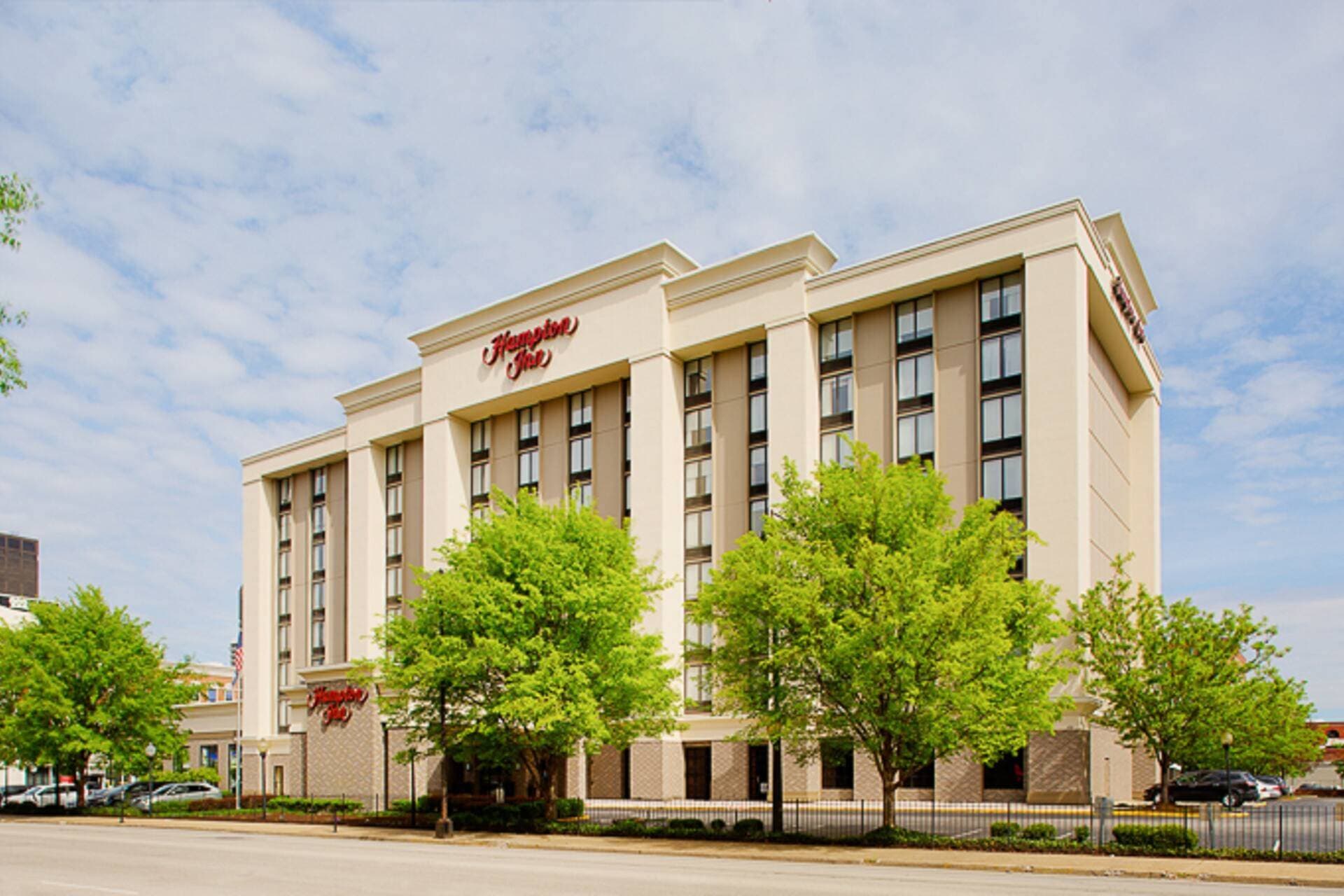 Hampton Inn Louisville Downtown 1