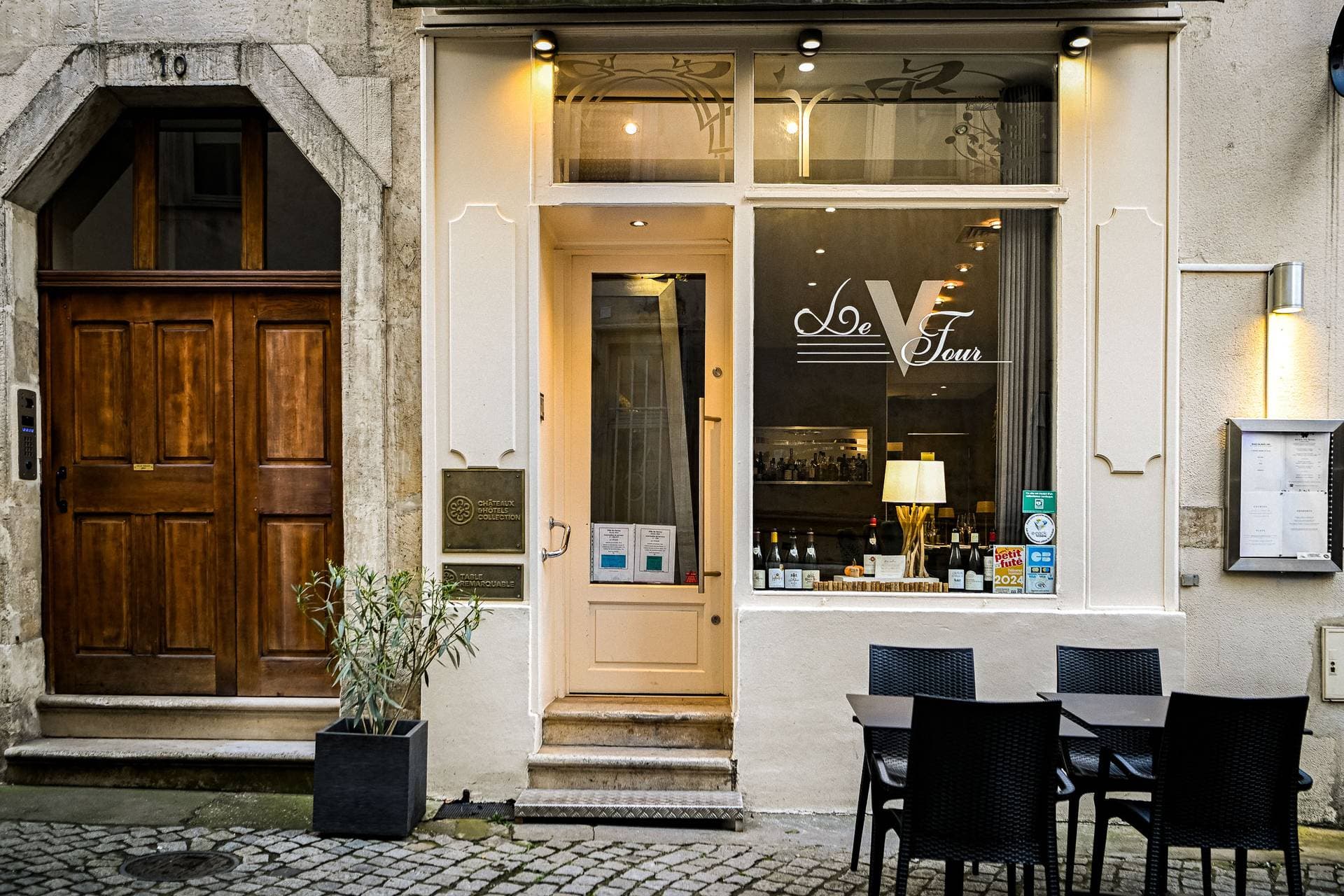 Le V'Four 1