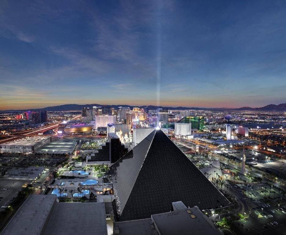 Luxor Hotel & Casino 1