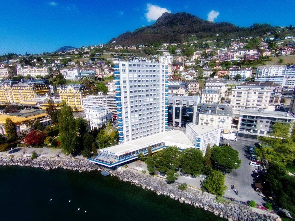 Mona Montreux 1