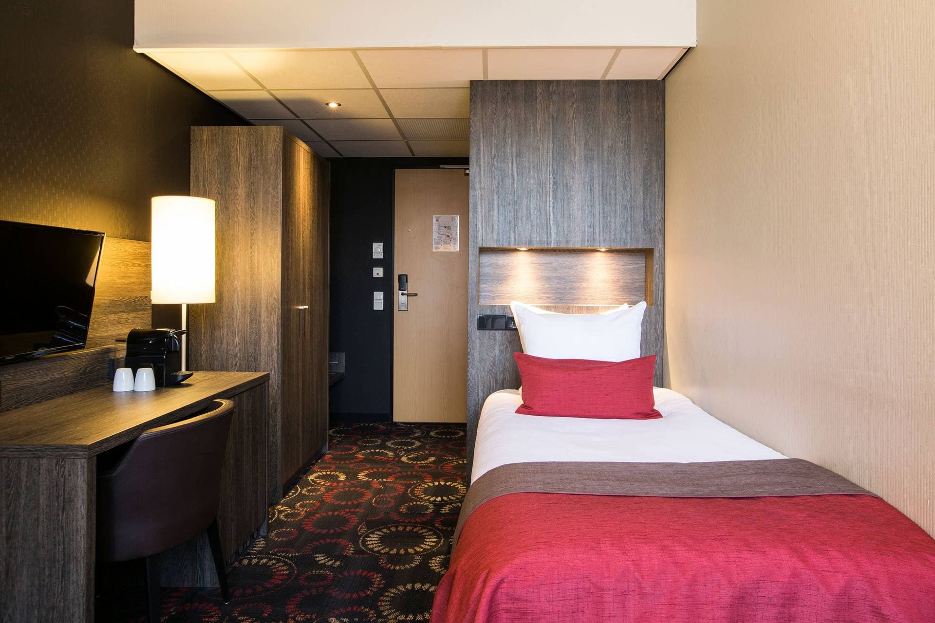 Crown Hotel Eindhoven Centre 1