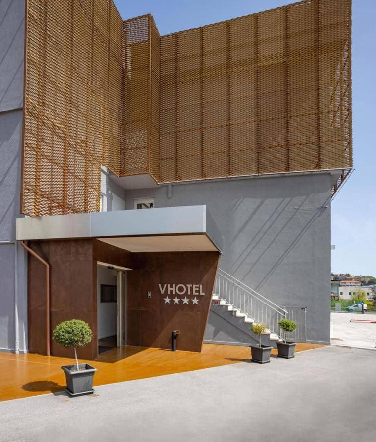 V Hotel 1