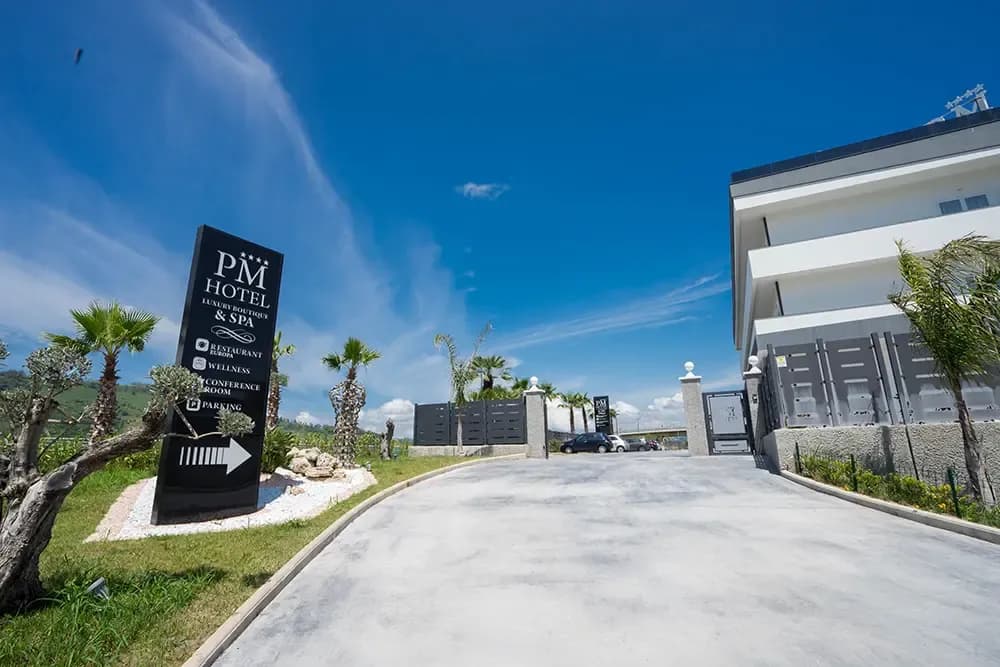 PM Hotel 1