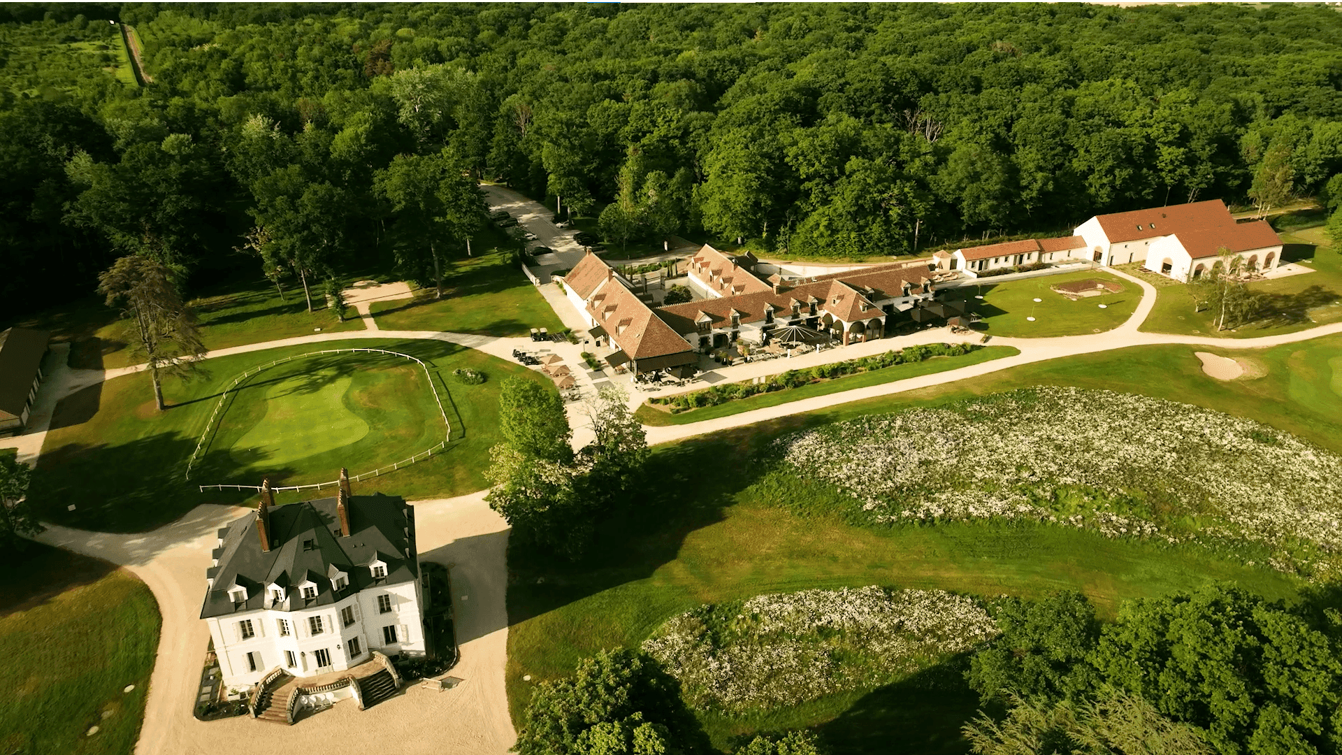 Le Domaine et Golf du Roncemay 1