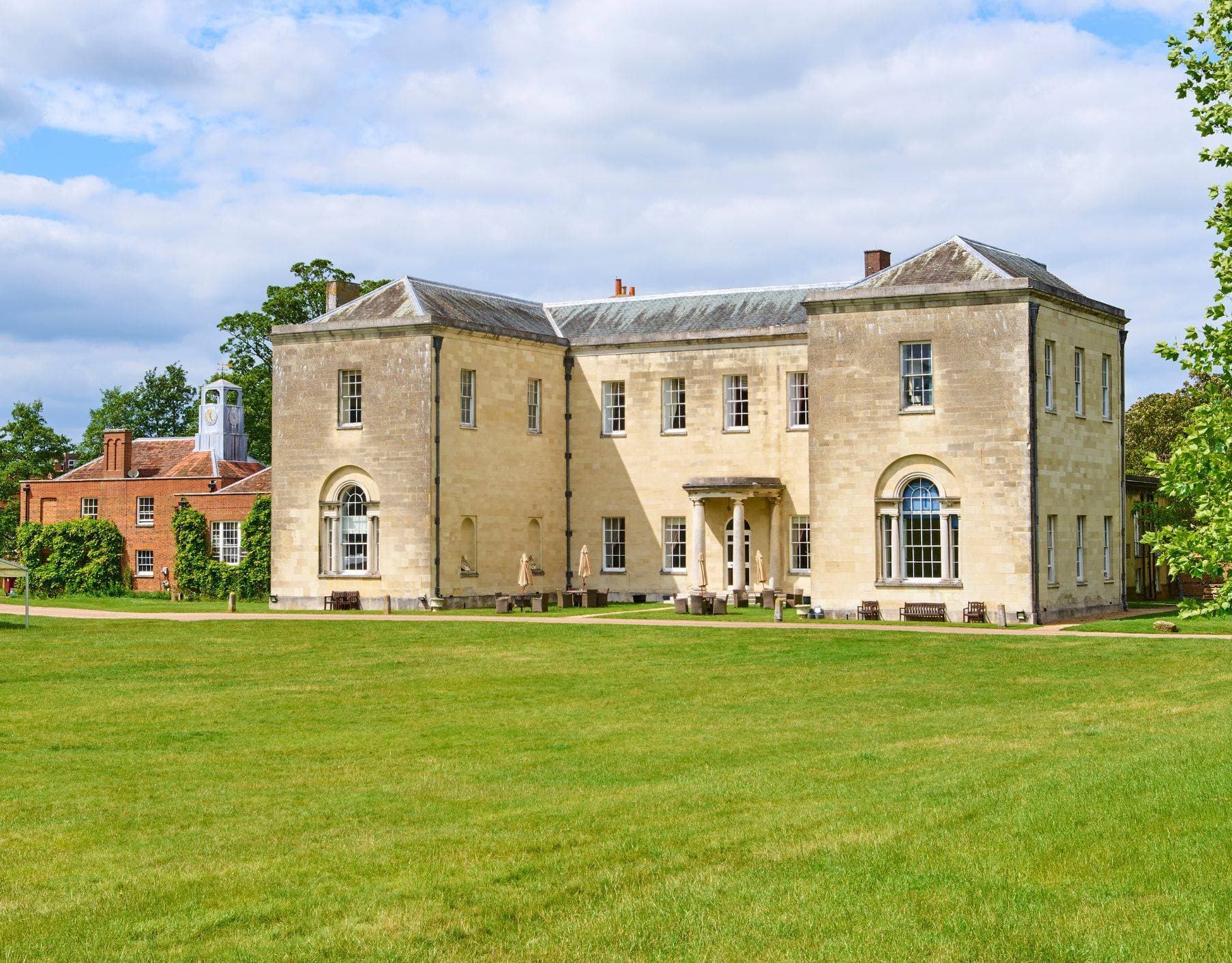 Hitchin Priory Hotel 1