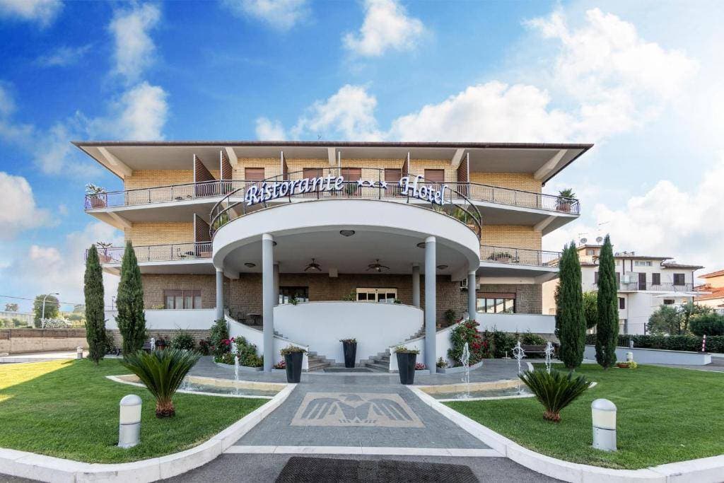 Aquila Hotel 1