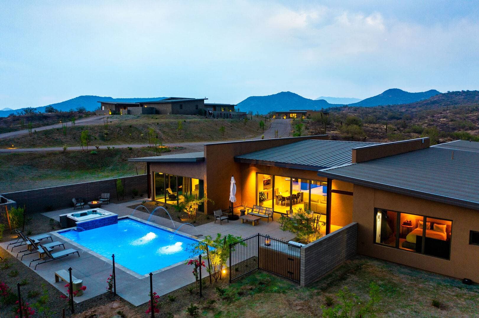 Paradise Canyon Retreat - 3 Private Estates 1