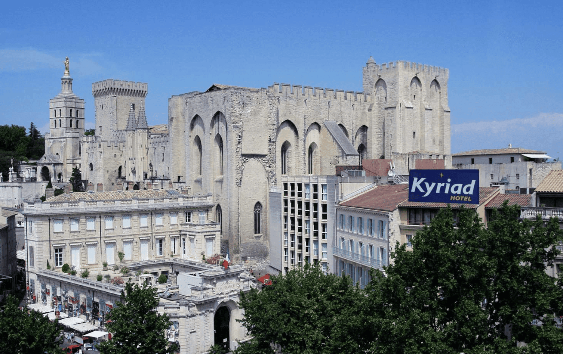 Hôtel Kyriad Avignon - Palais Des Papes 1