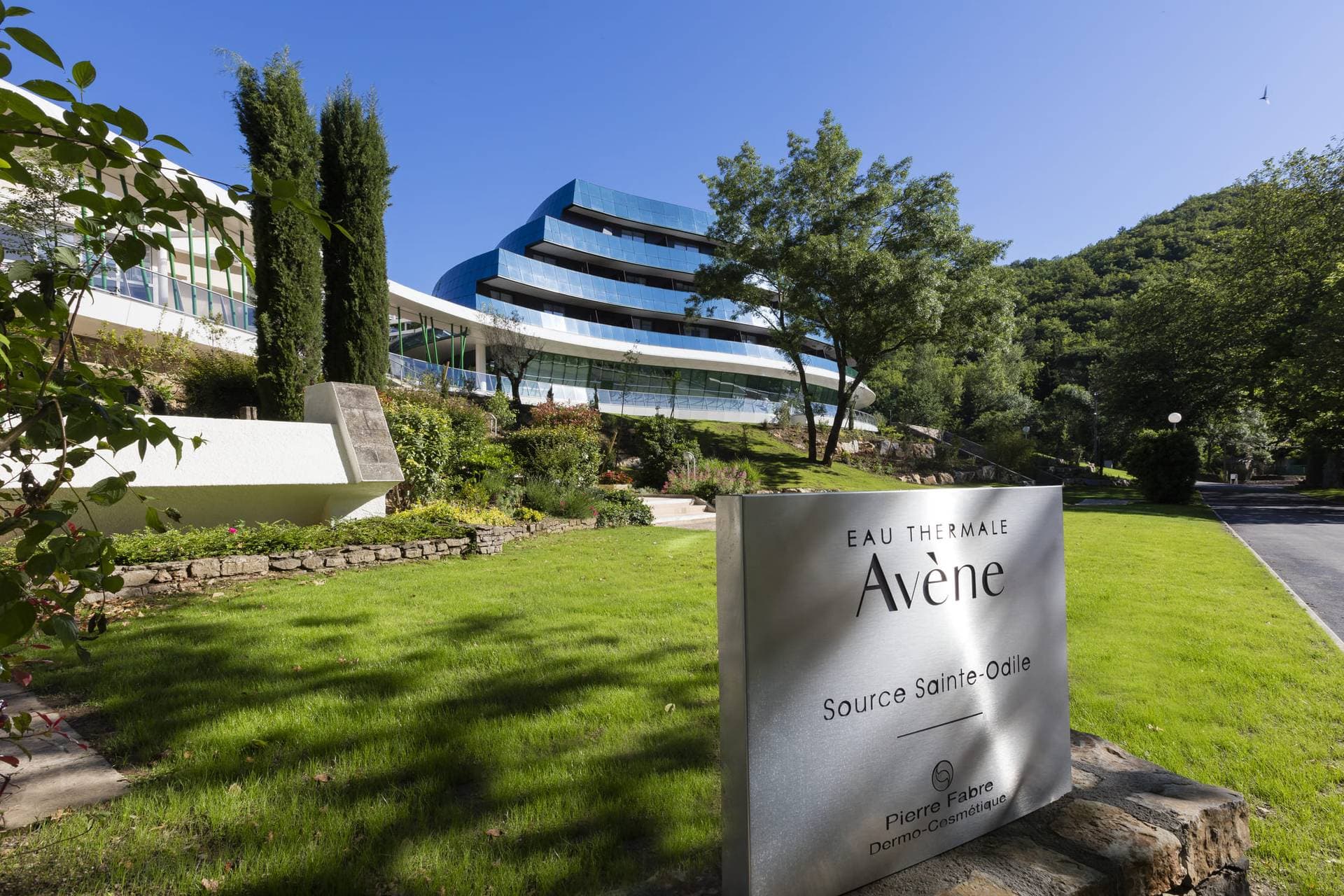 Eau thermale Avene l'Hôtel 1