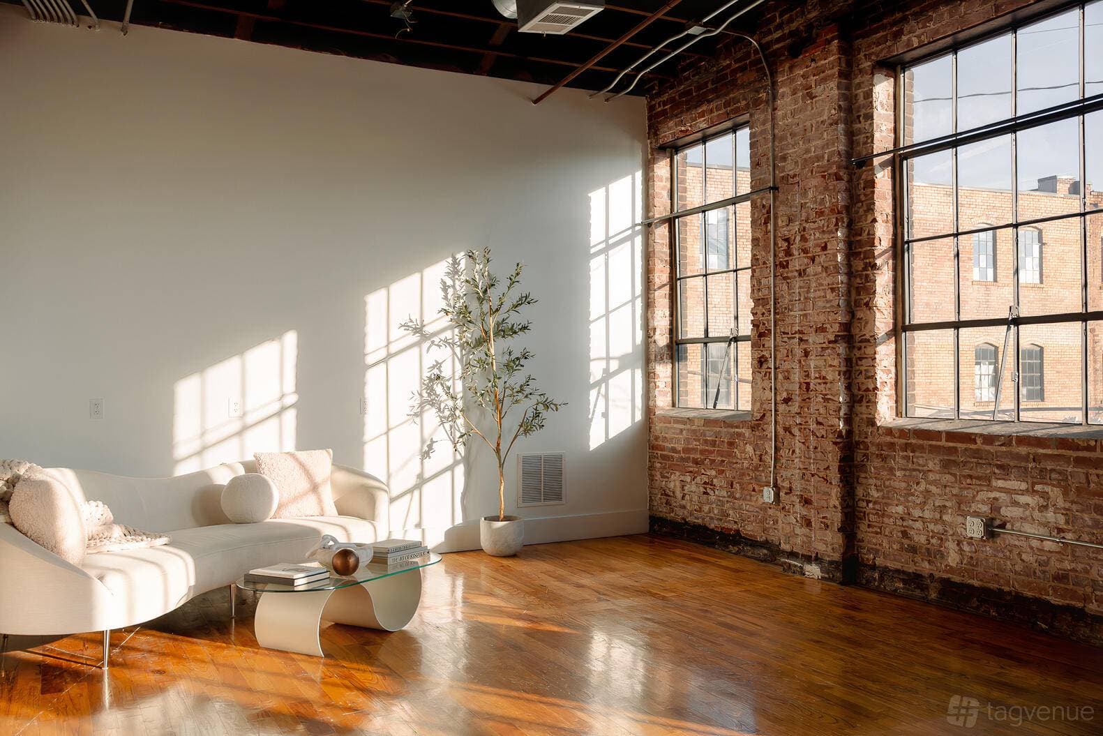 Neutral Moon Studio 1