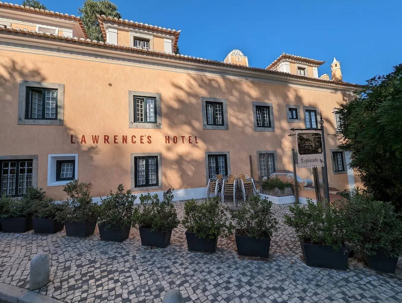 Lawrence's Hotel 1