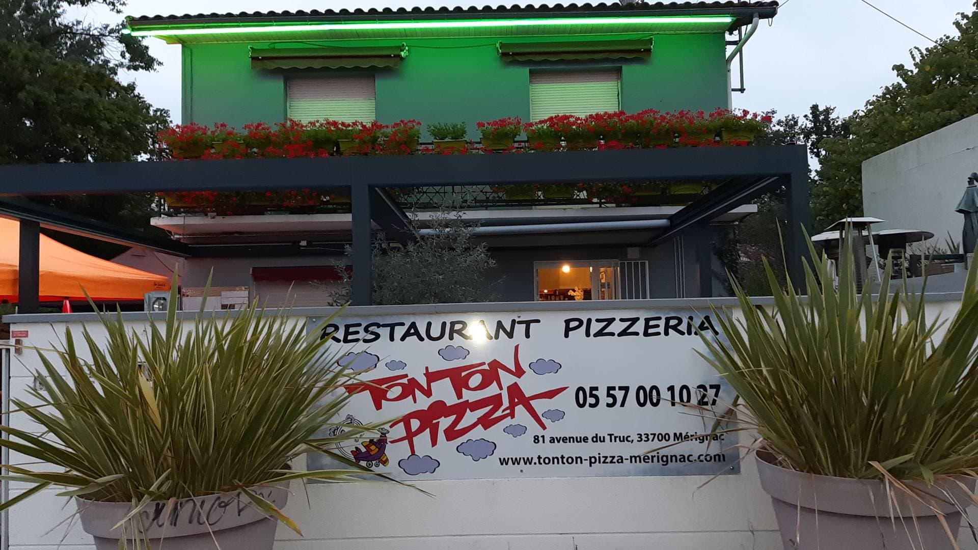 Tonton Pizza 1