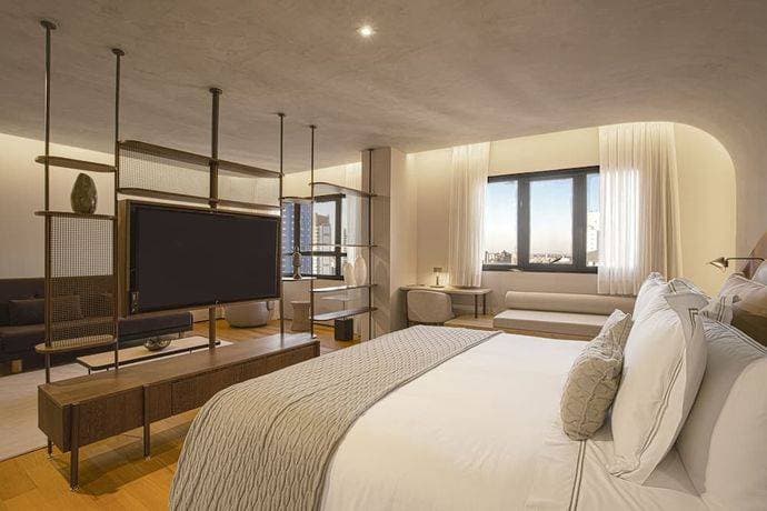 Qoya Hotel Curitiba, Curio Collection by Hilton 1
