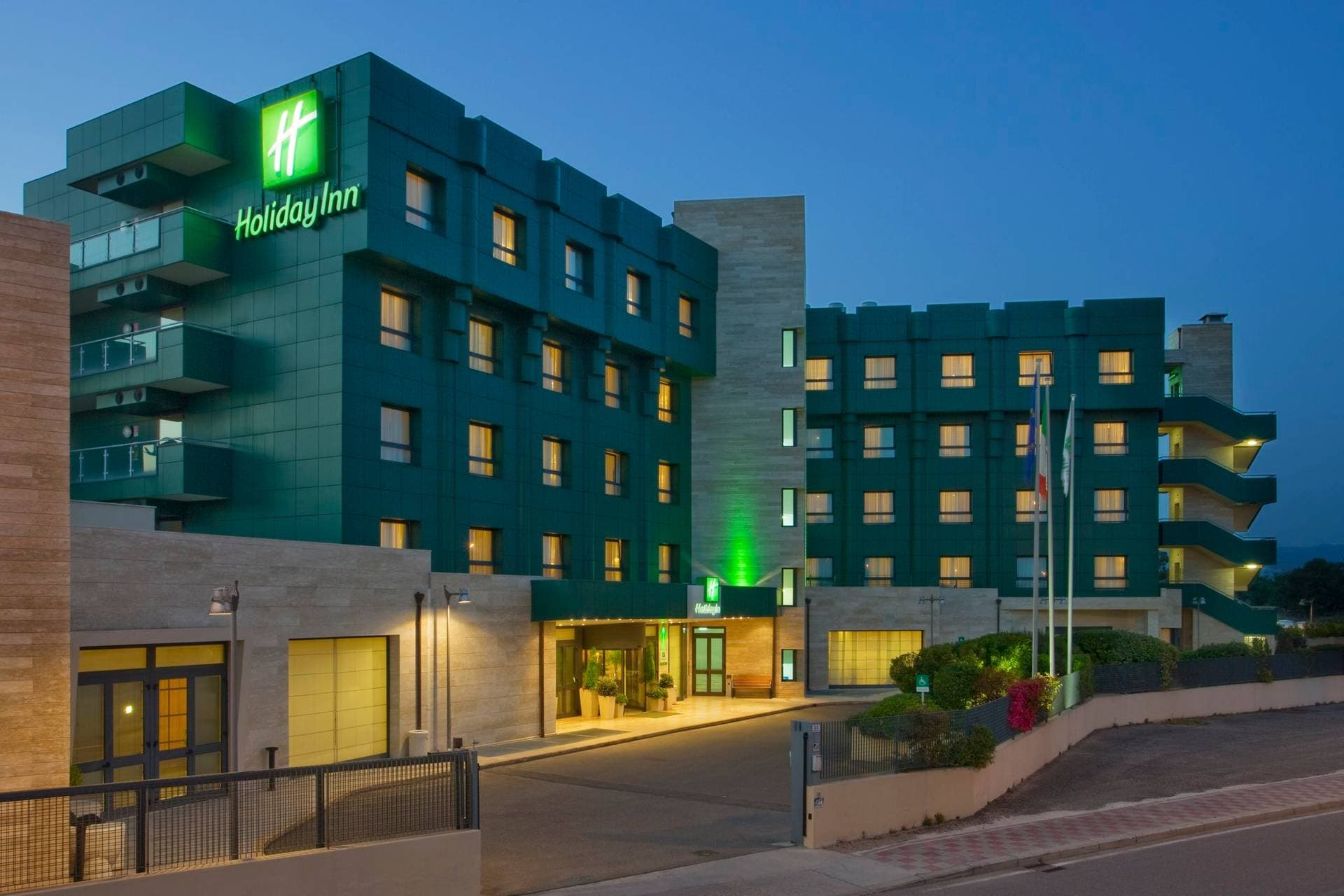 Holiday Inn Cagliari by IHG 1