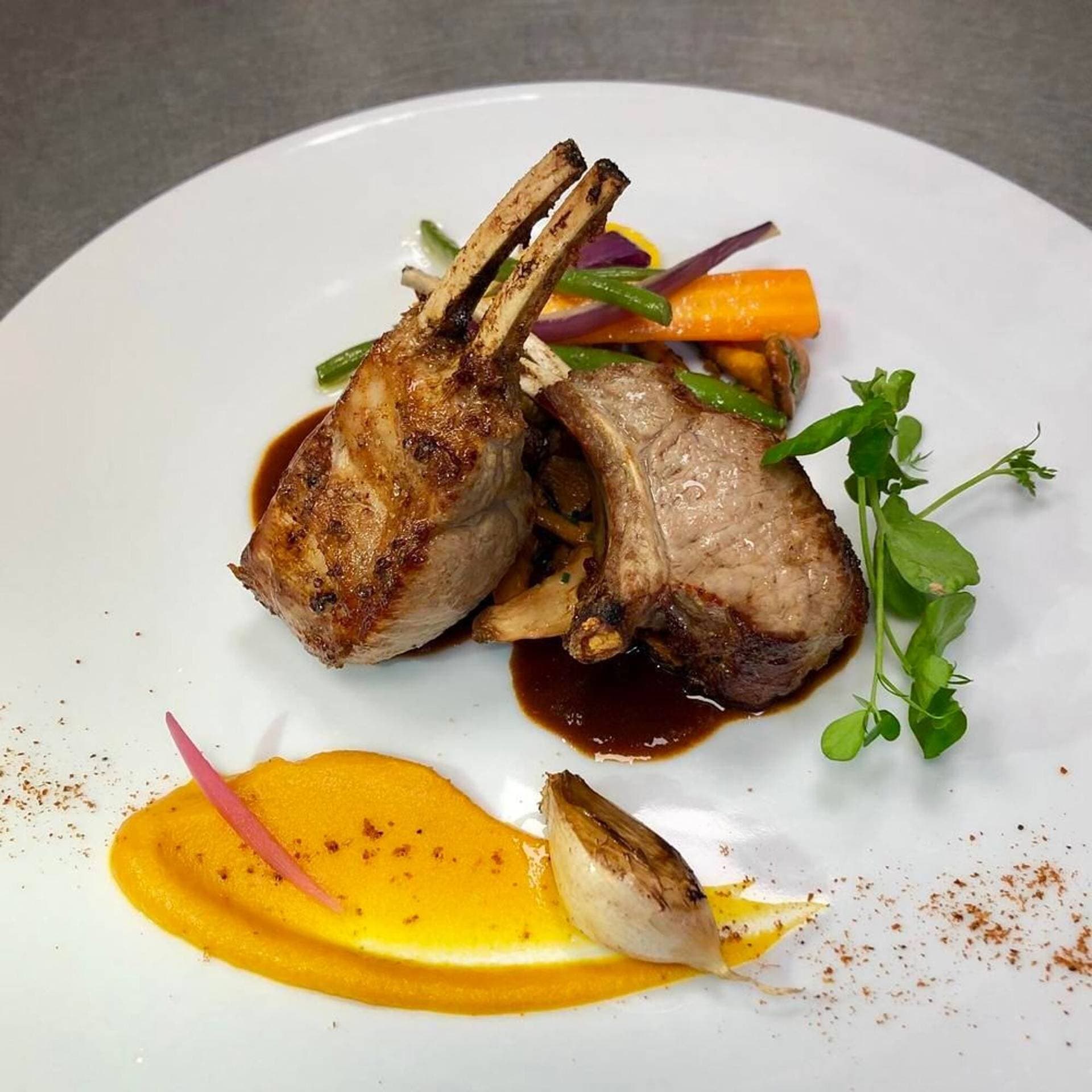 83 Restaurant 1