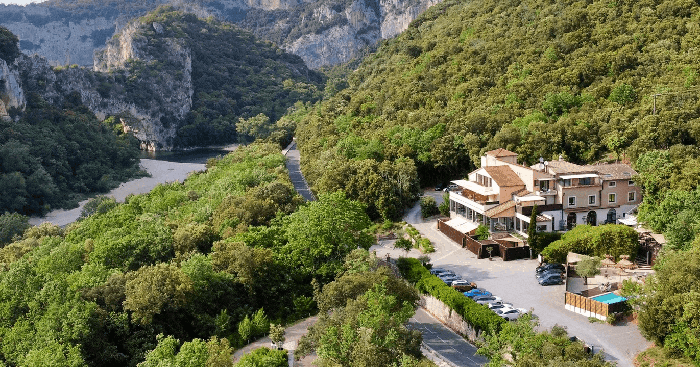 Hôtel Restaurant Le Belvédère Pont d'Arc 1