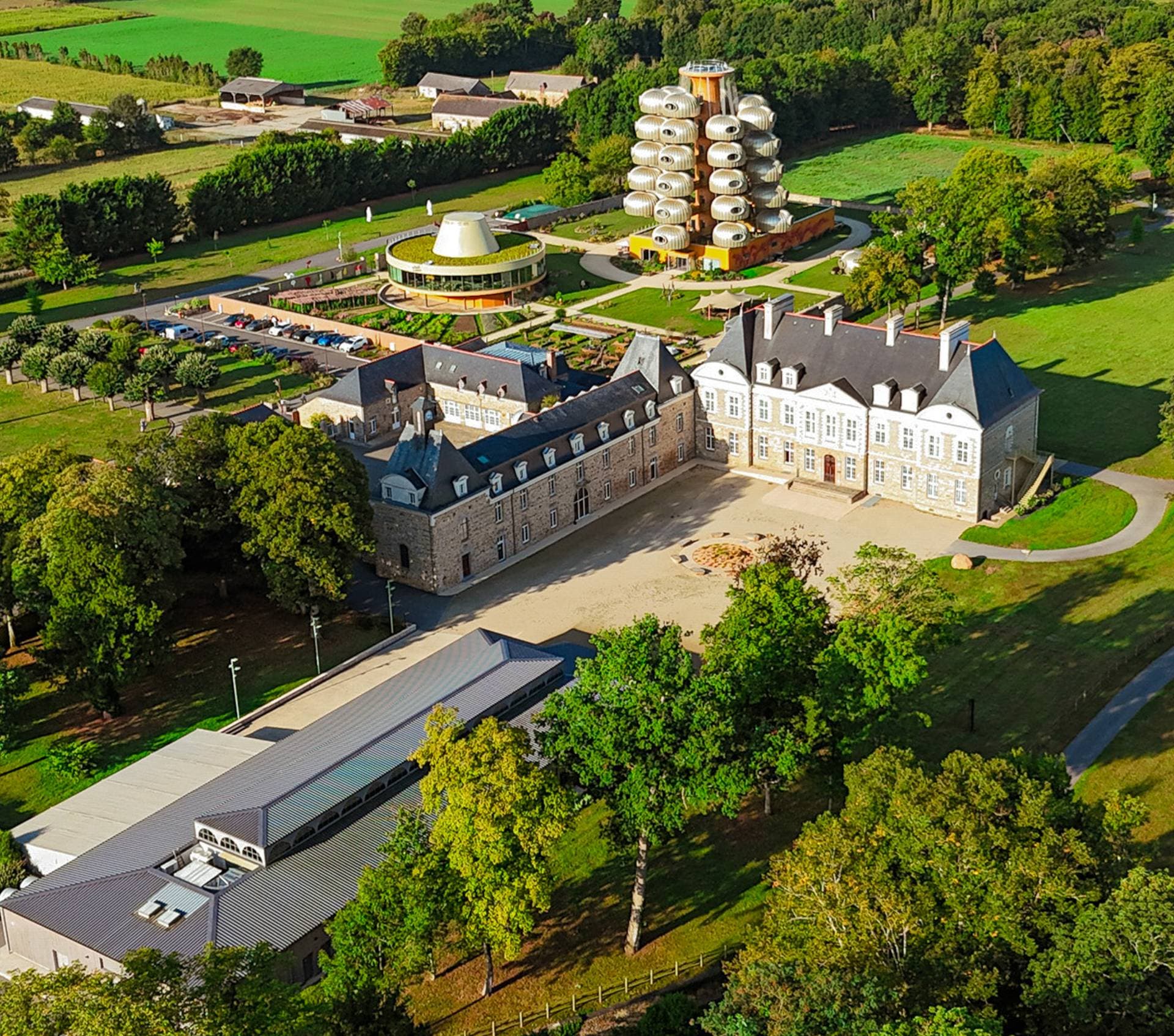 Le Domaine du Château des Pères 1