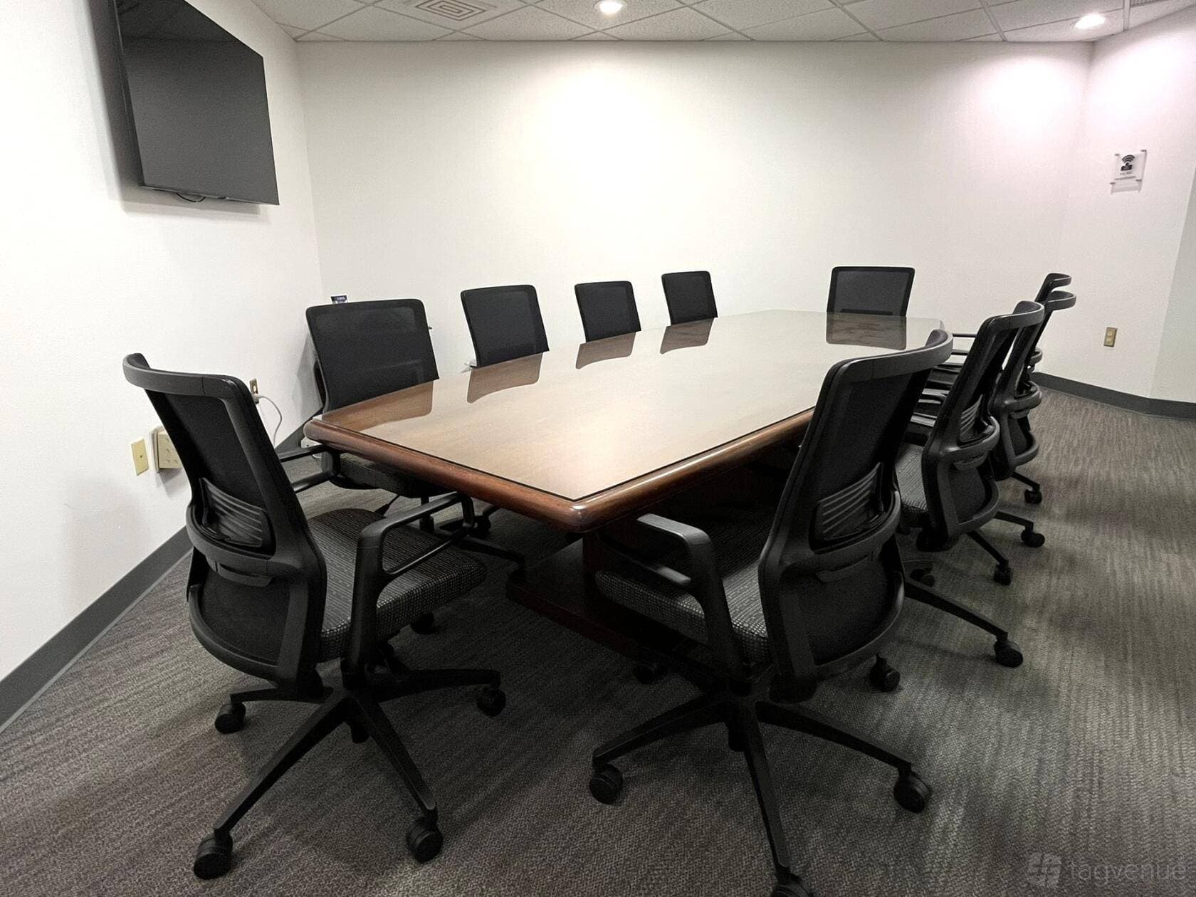 Executive Office Link 1