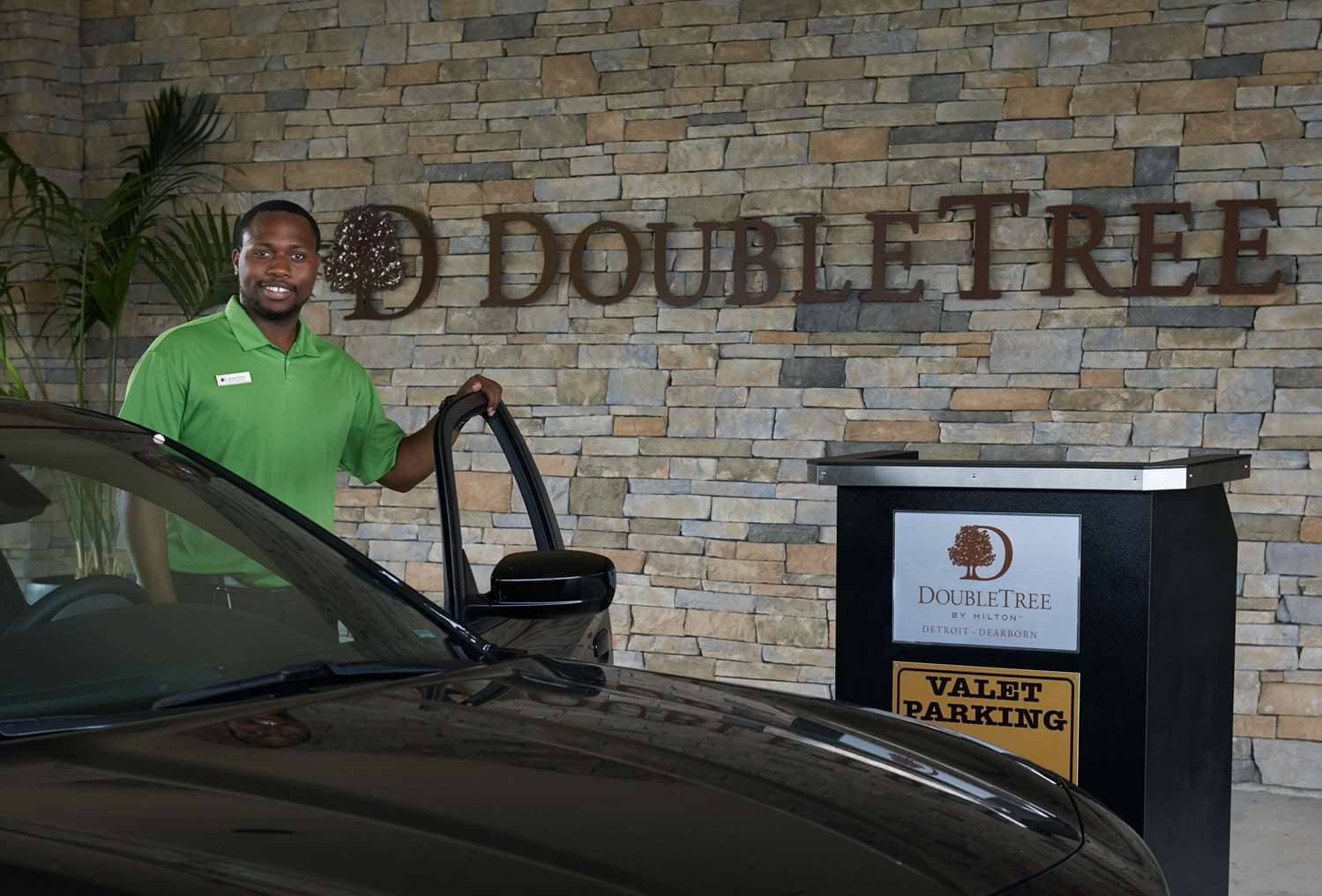 DoubleTree by Hilton Hotel Detroit - Dearborn 1