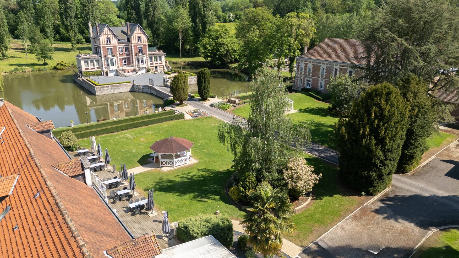 Le Château de Quesmy 1
