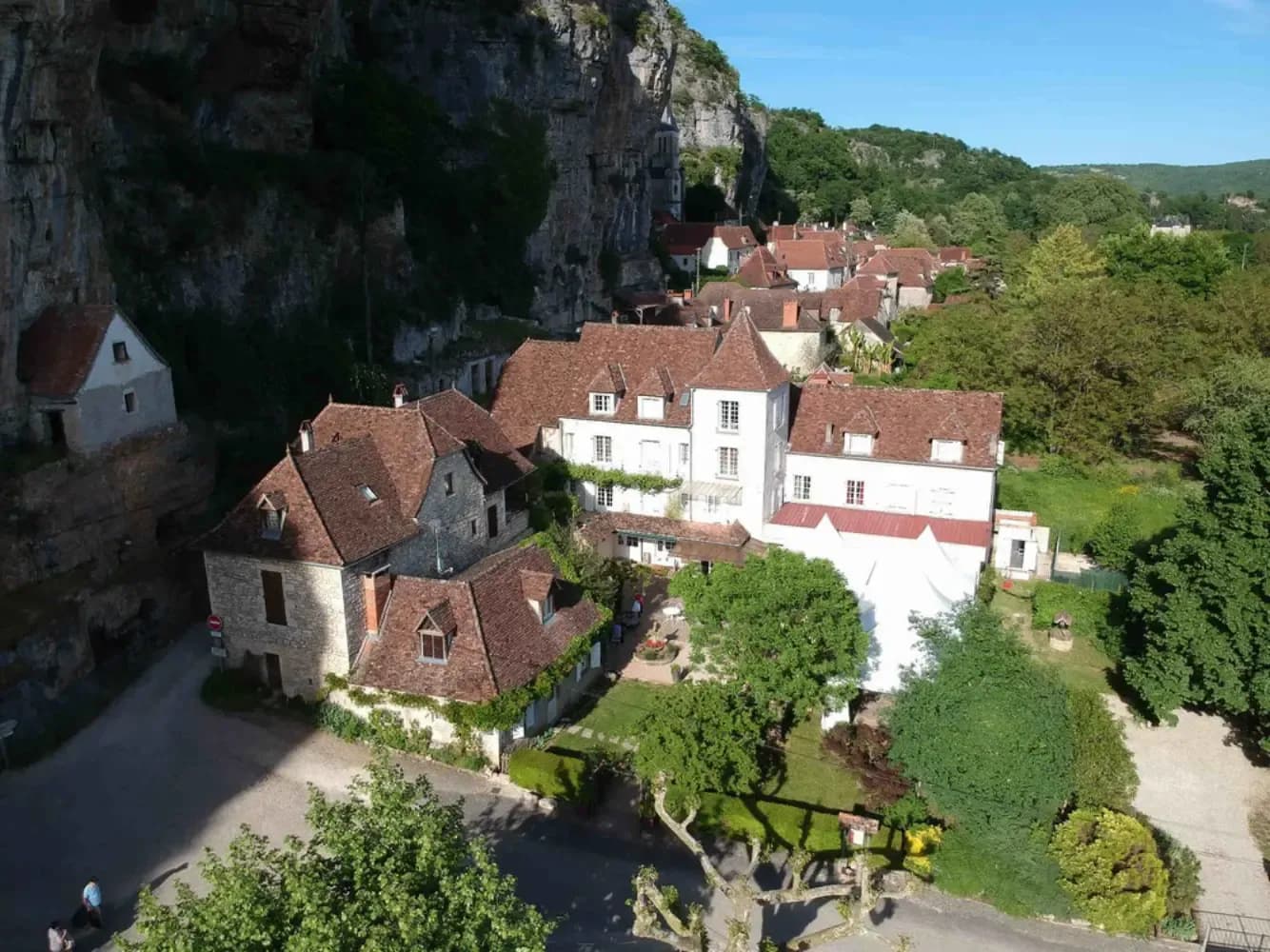 Logis Hôtel Domaine les Falaises 1