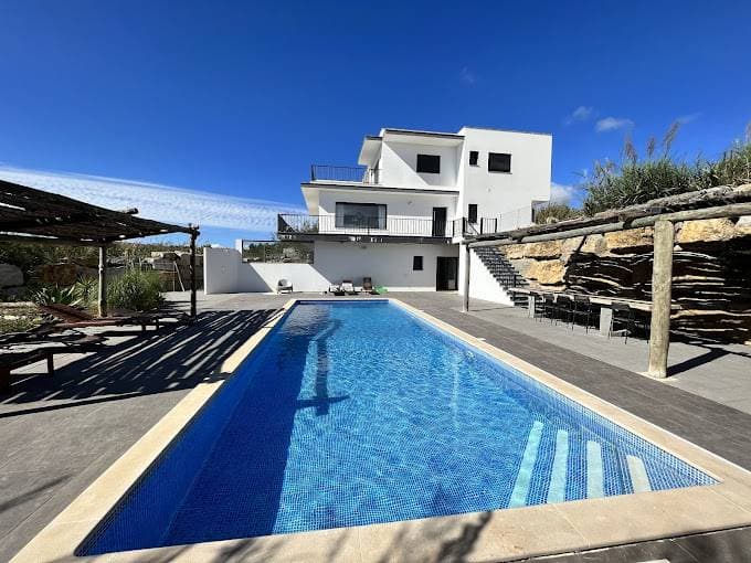 The Maverick Surfvillas 1