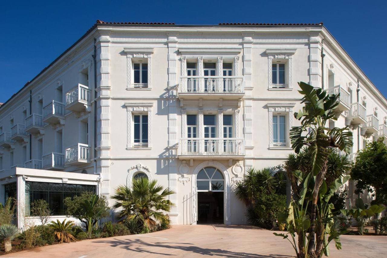 Le Grand Hôtel des Sablettes 1