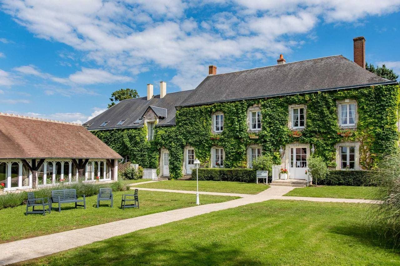 L'Hôtel Le Fleuray 1