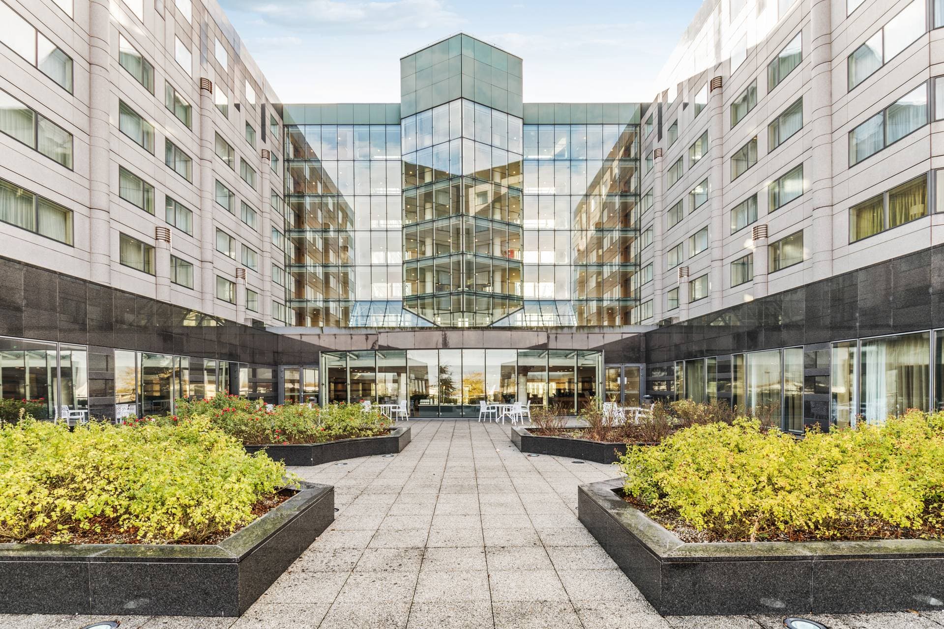Hilton Paris Charles de Gaulle Airport 1