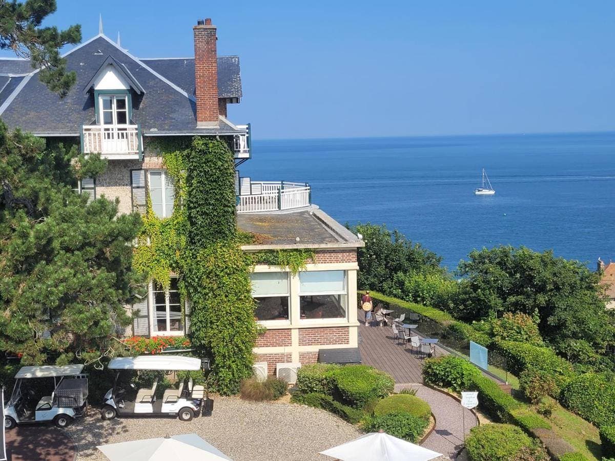 Le Dormy House 1