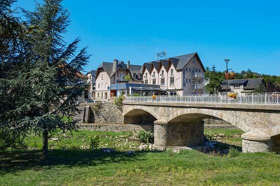 L'Hôtel du Pont Roupt 1