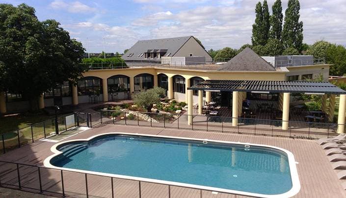 Hôtel Restaurant Le Paddock 1