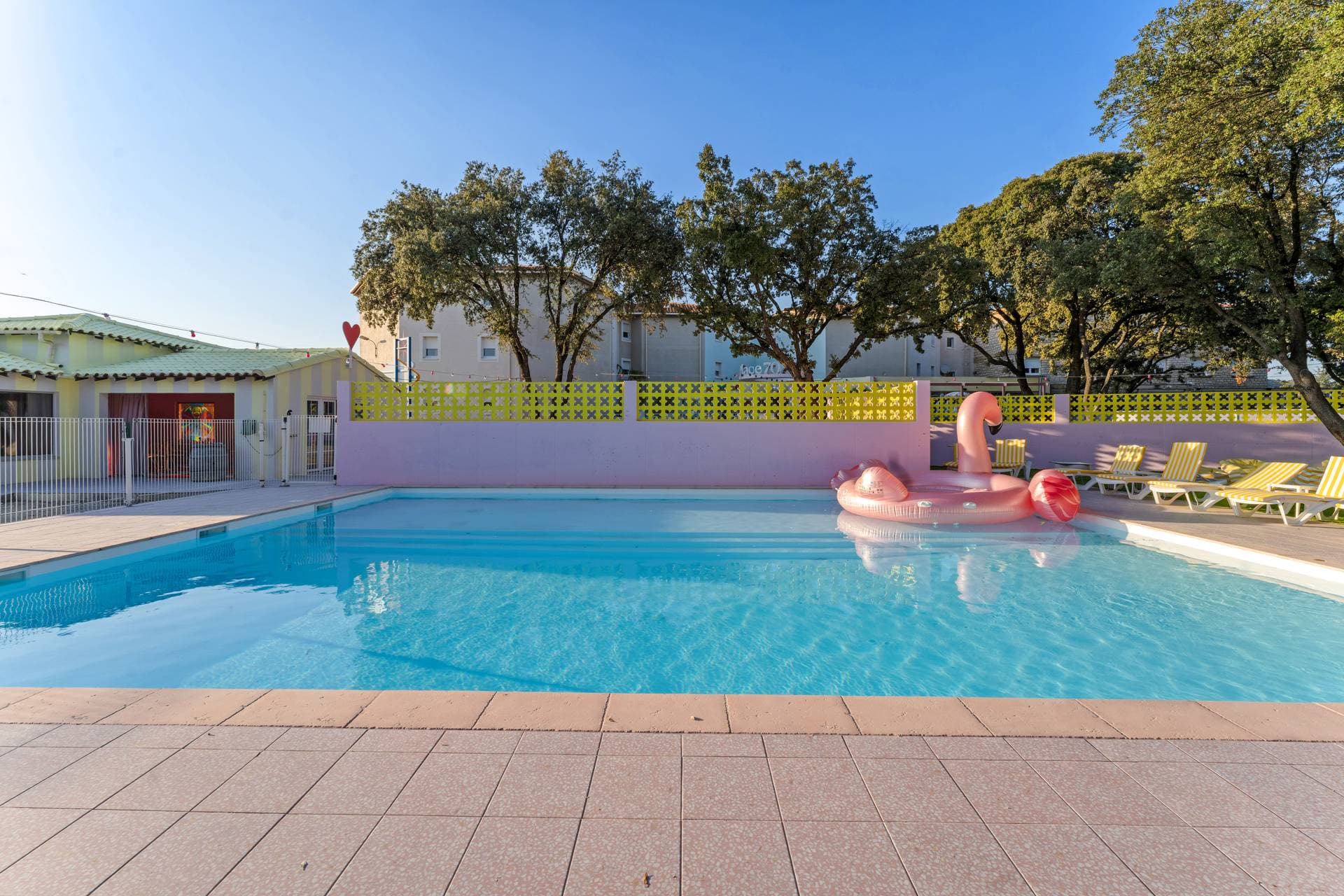 Greet hotel Pont du Gard Route d'Avignon / Place 70 1