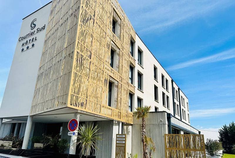 Hôtel Courrier Sud 1