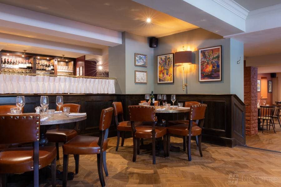 The Sun Inn, Chobham - A Heartwood Inn 30