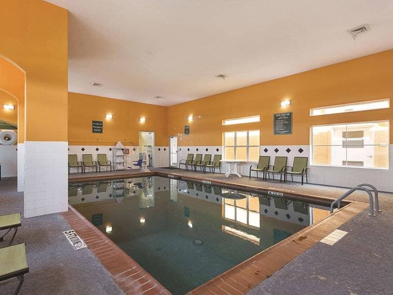 La Quinta Inn & Suites by Wyndham Houston Channelview 6