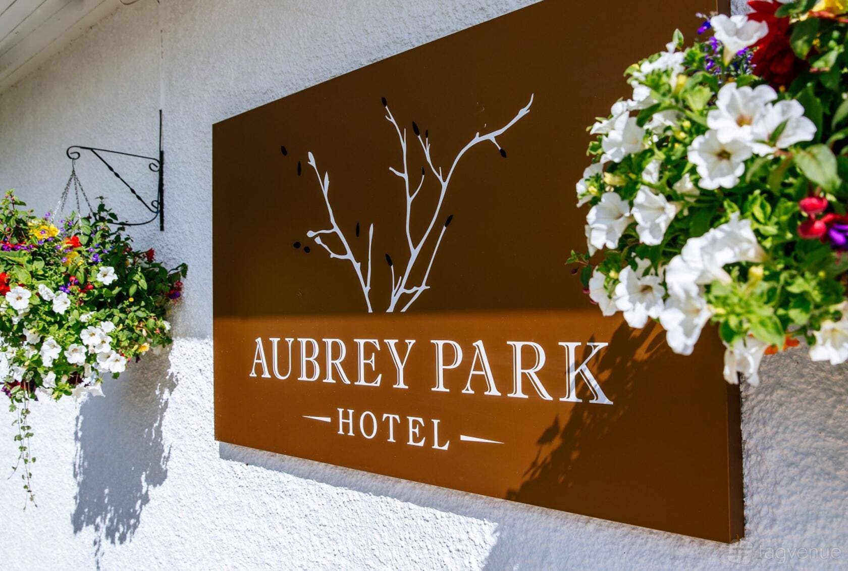 Aubrey Park Hotel 46