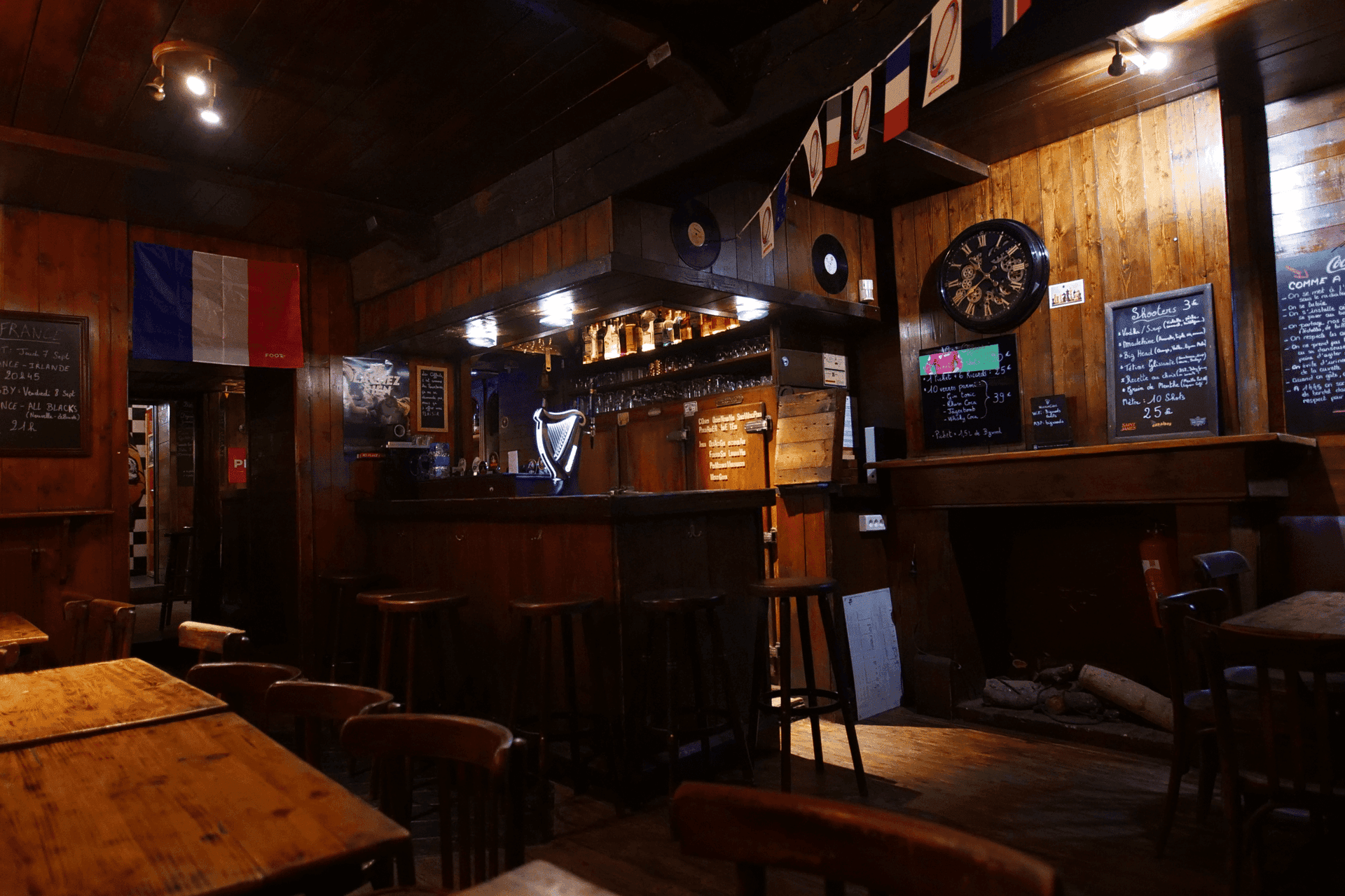 Bigwood's Pub 1