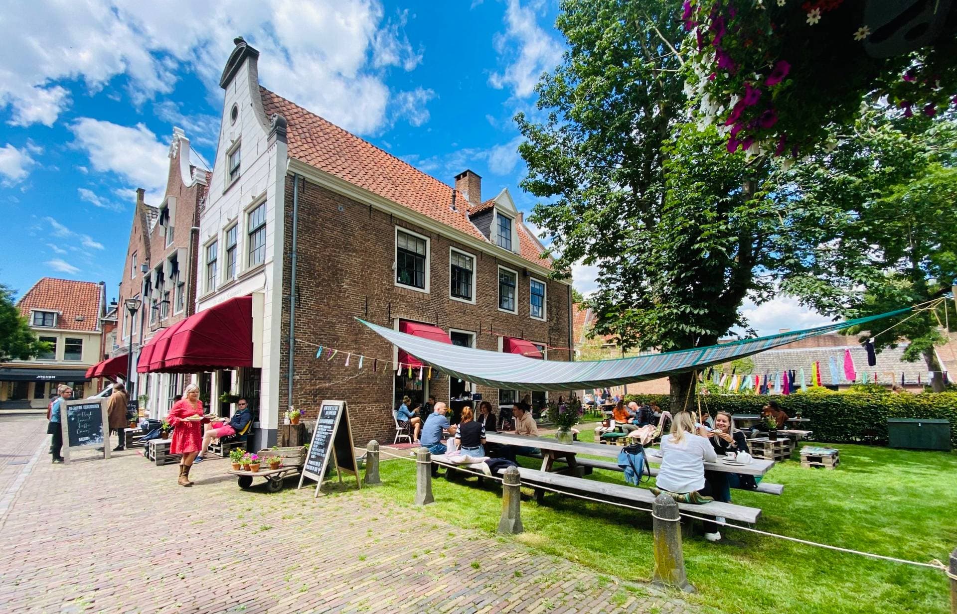 De Gillende Keukenmeiden 1