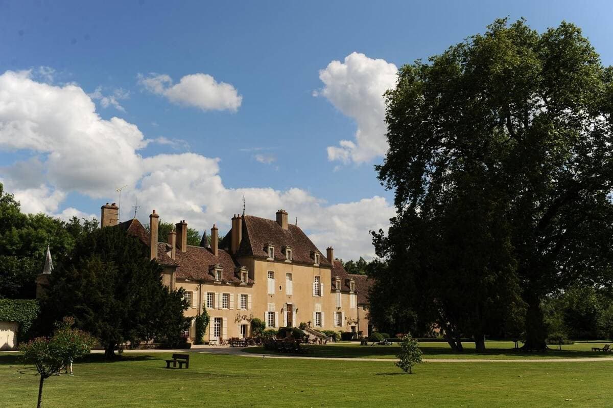 Château de Vault de Lugny 1