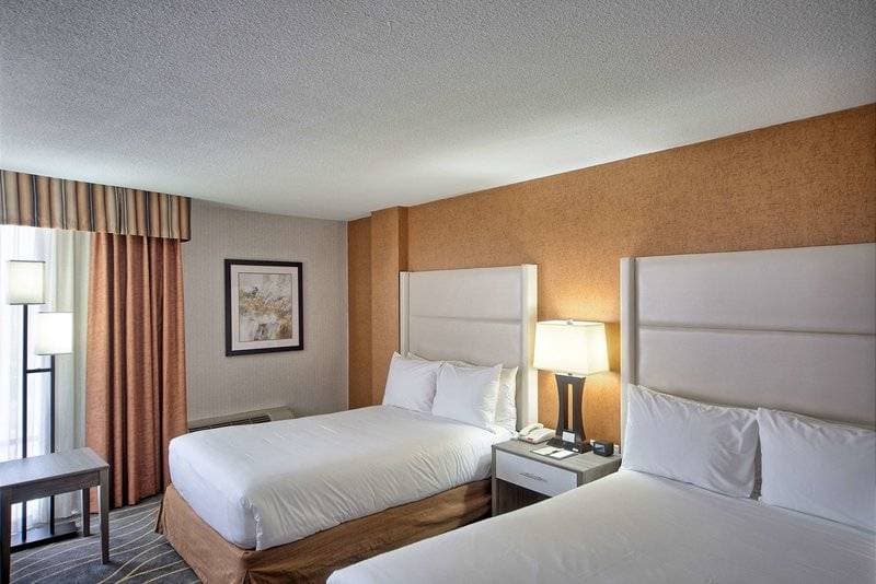 DoubleTree by Hilton Hotel 10