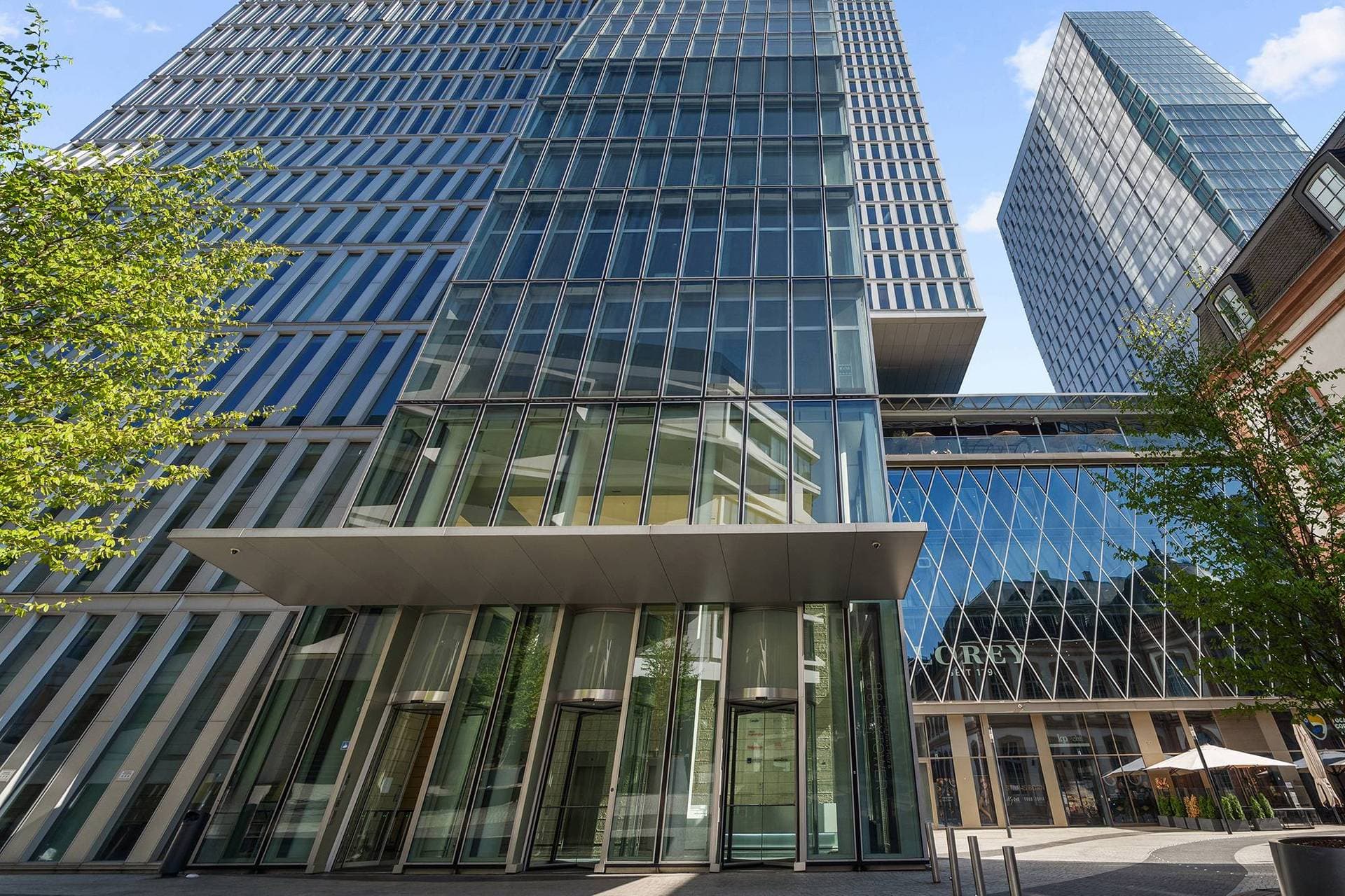COLLECTION Business Center Frankfurt FOUR 1