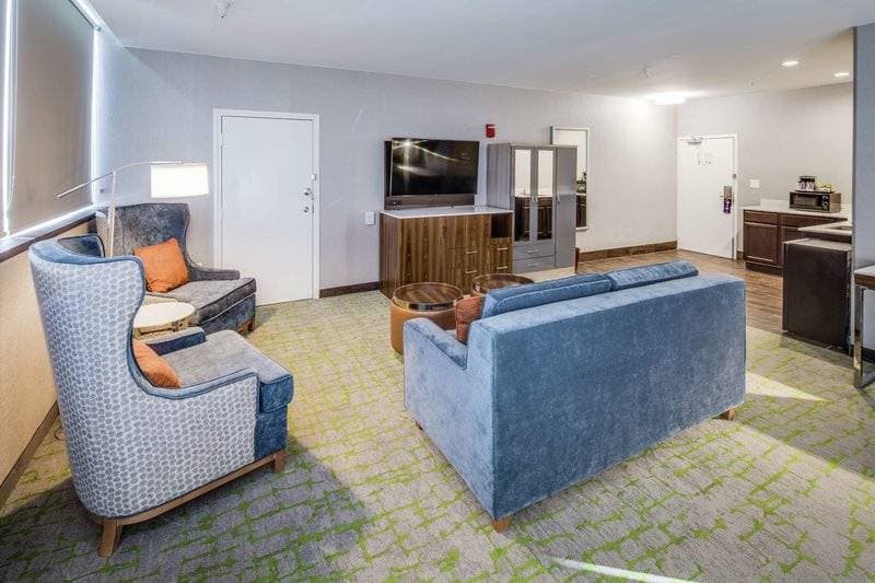 Double Tree by Hilton Huntington 19