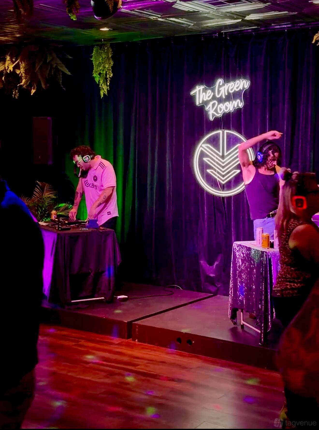 The Green Room on Ventura 15