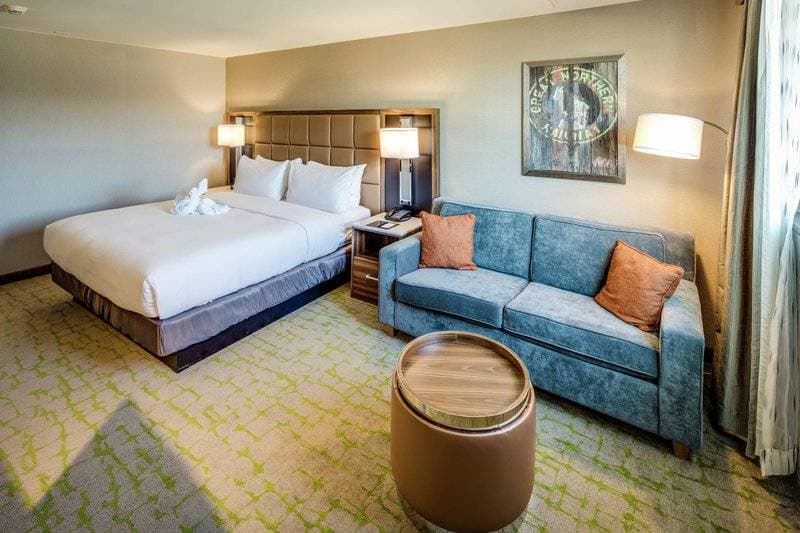 Double Tree by Hilton Huntington 31