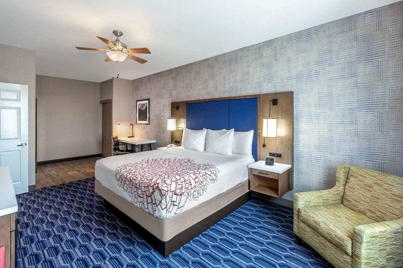 La Quinta Inn & Suites by Wyndham Houston Channelview 21