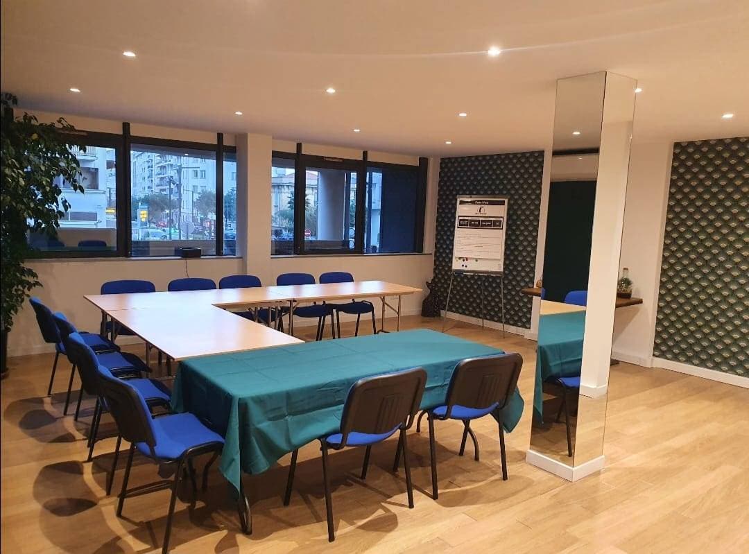 Salle de réunion, formation 1