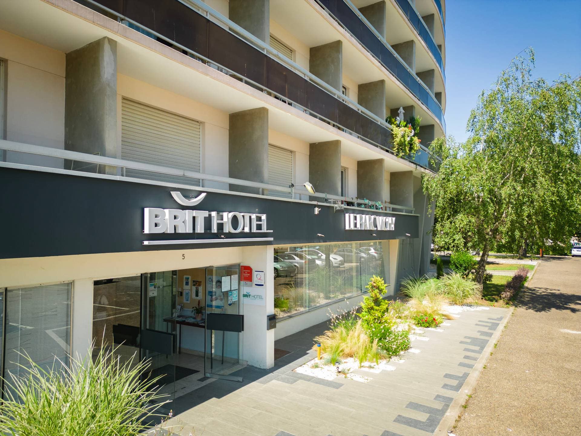 Brit Hotel Le Parc Vichy 1