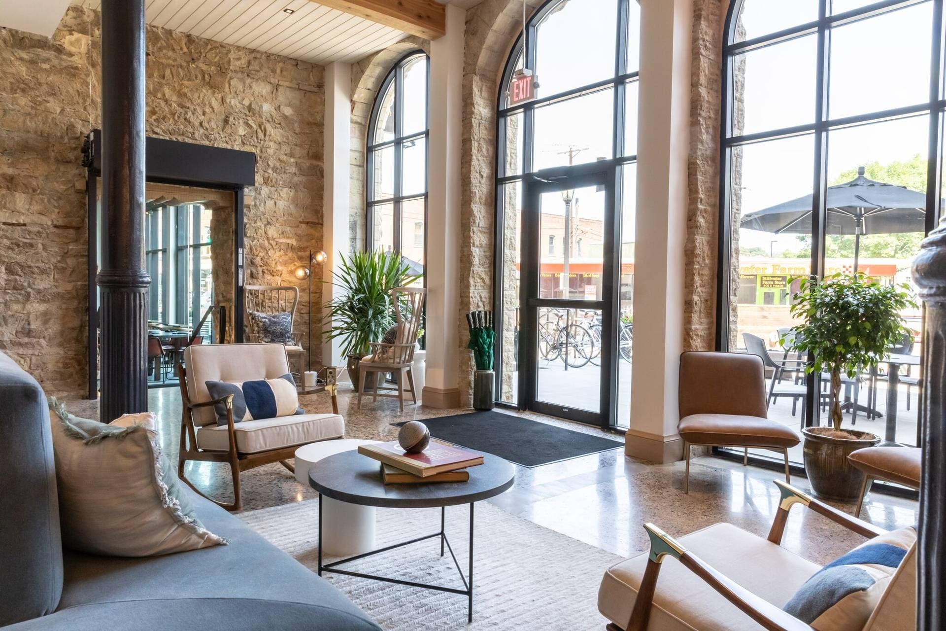Lora Hotel 1