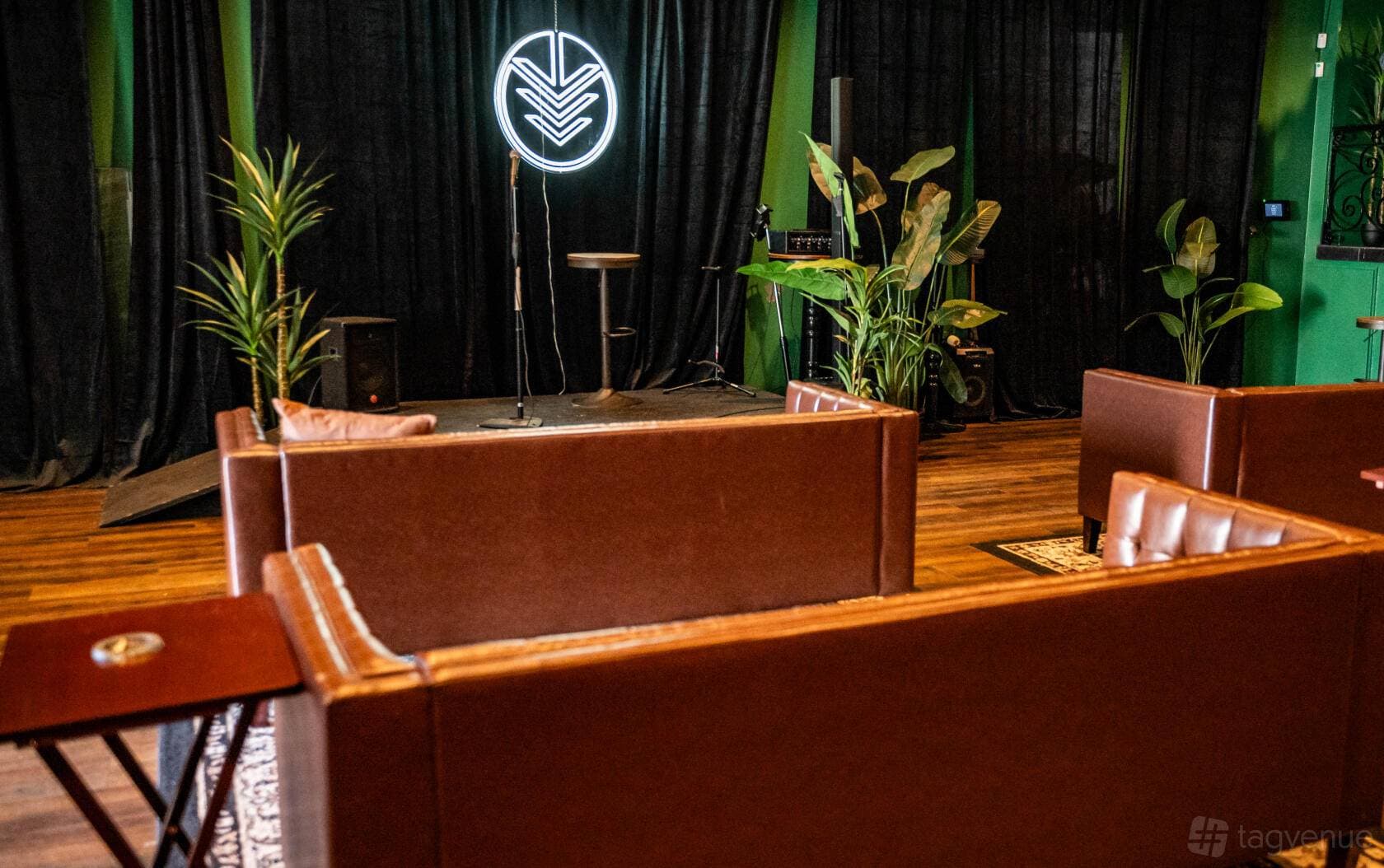 The Green Room on Ventura 9
